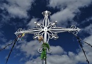 42 La croce di vetta del Corno Stella (2620 m)